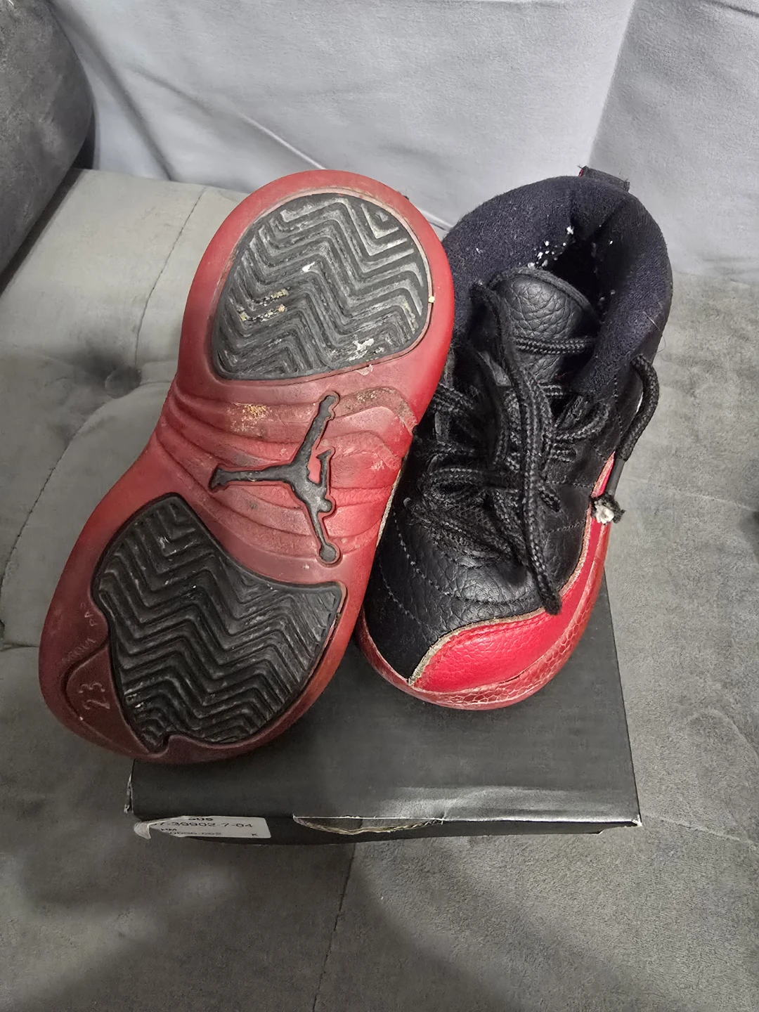 Jordan 12 Retro Black/Red Toddler Size 7 - photo 2