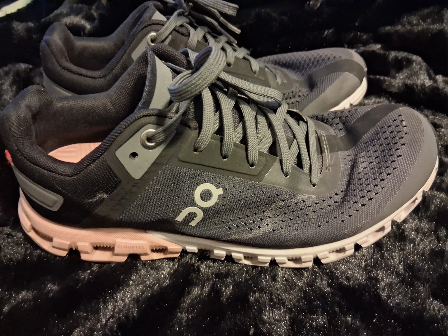 ON Cloud 5 Running Shoes