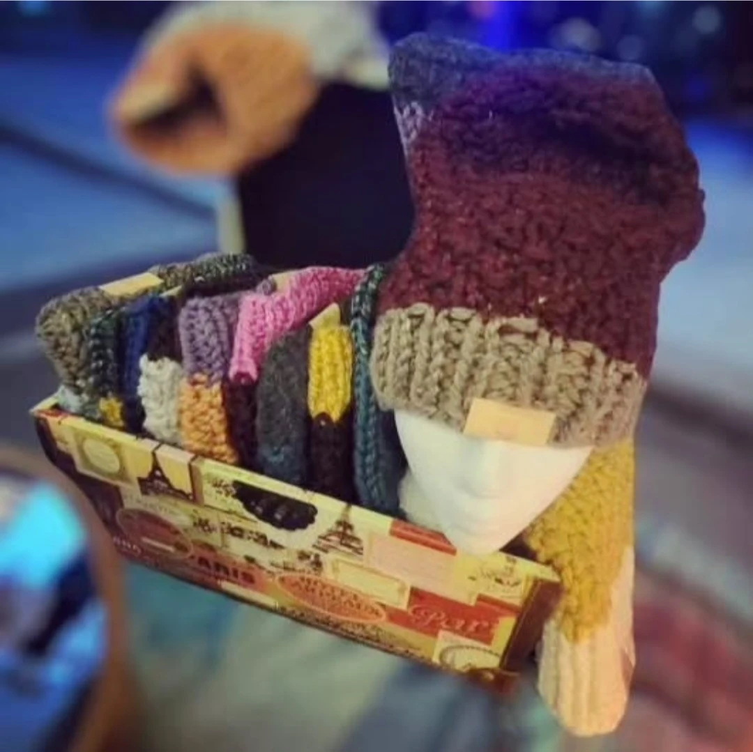 Hand-knit wool-blend tuques - photo 2