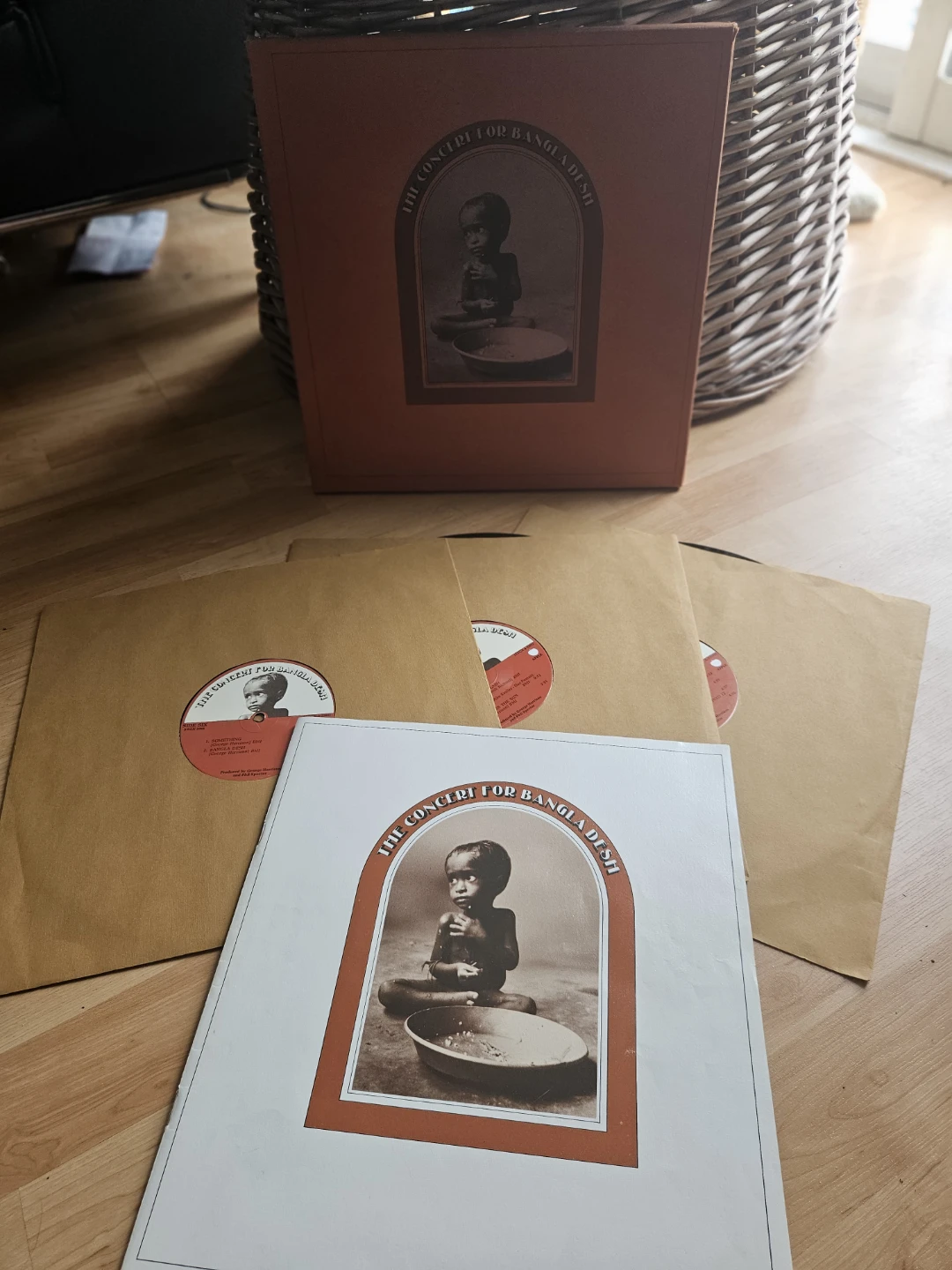The Concert for Bangladesh Vinyl Box Set. - photo 2