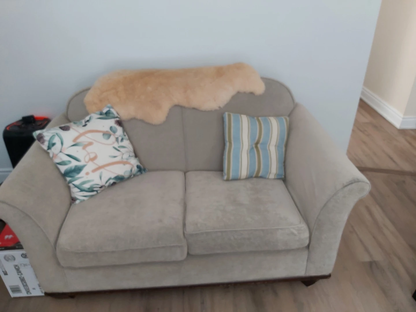 Love seat