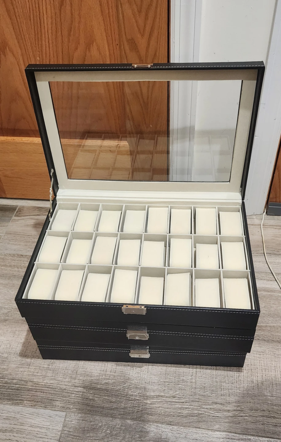 Jewelry Box / Watch Display Case (24) Slots - photo 3