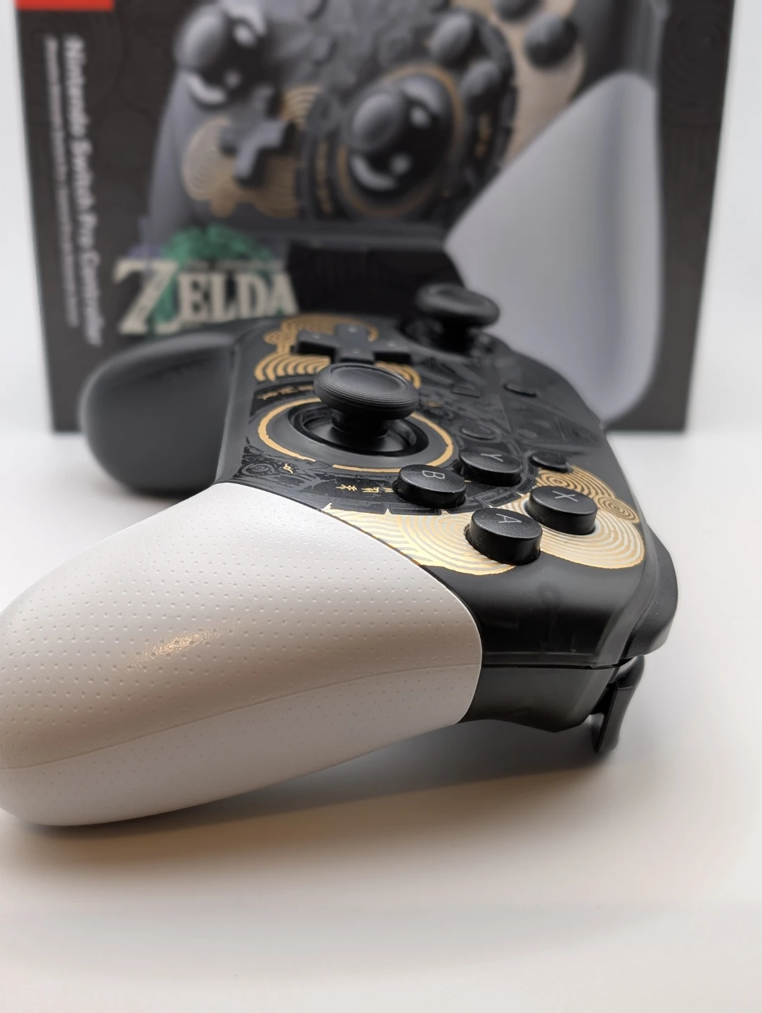 Nintendo Switch Pro Controller - Tears of the Kingdom Ed. - photo 5
