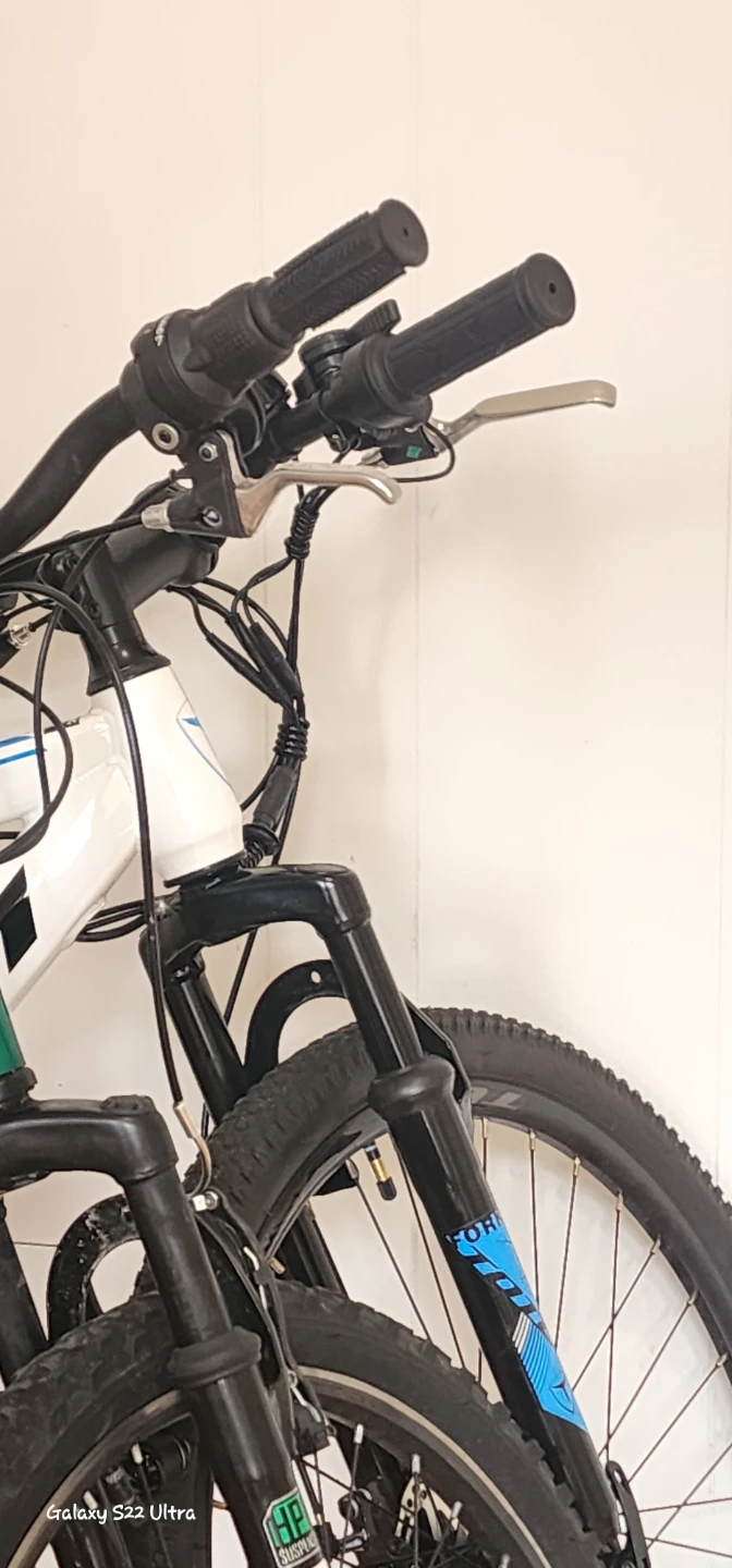 Totem Mountain Bike, the white one. - photo 2