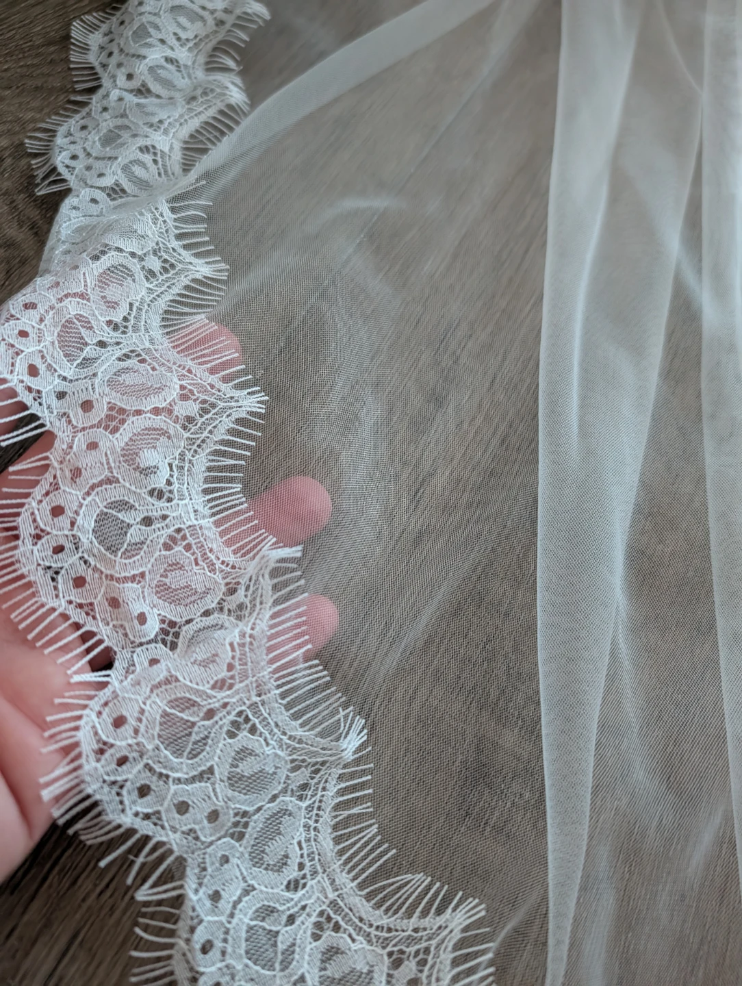 Soft White fingertip Veil with Lace Trim - photo 2