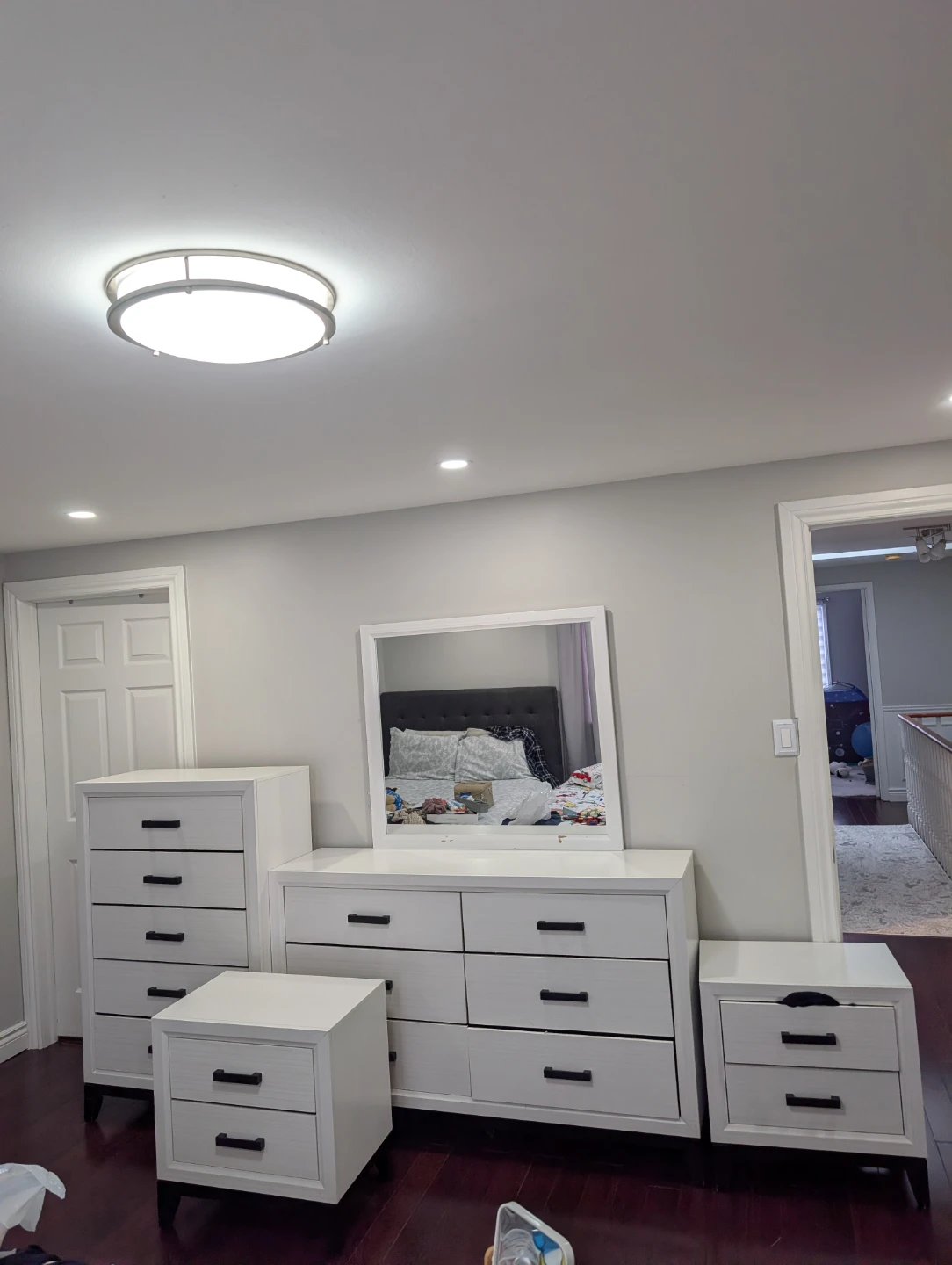 White Bedroom Set - Dresser, Mirror, Nightstands - photo 5