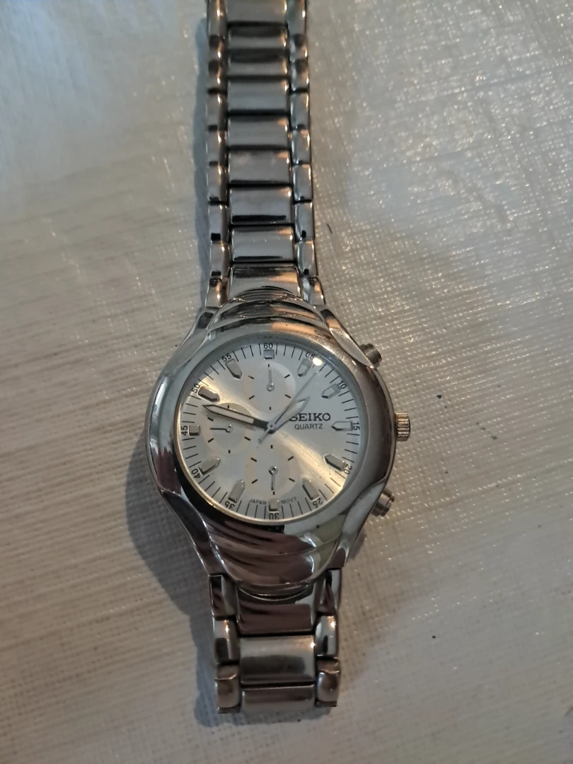 Seiko Chronograph Quartz 7T92-0BL0 Watch.