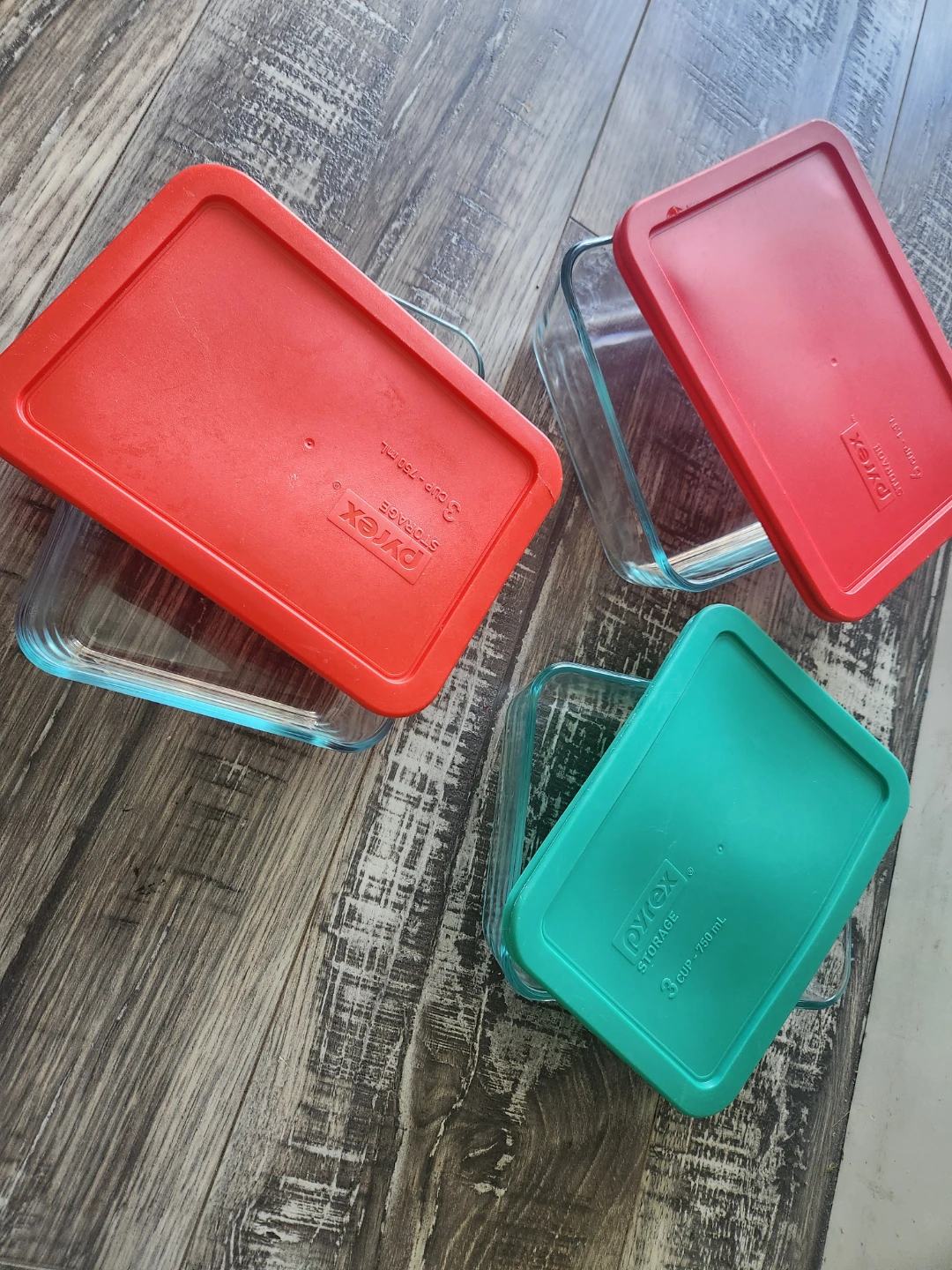 Pyrex Glass Food Storage Containers with Lids