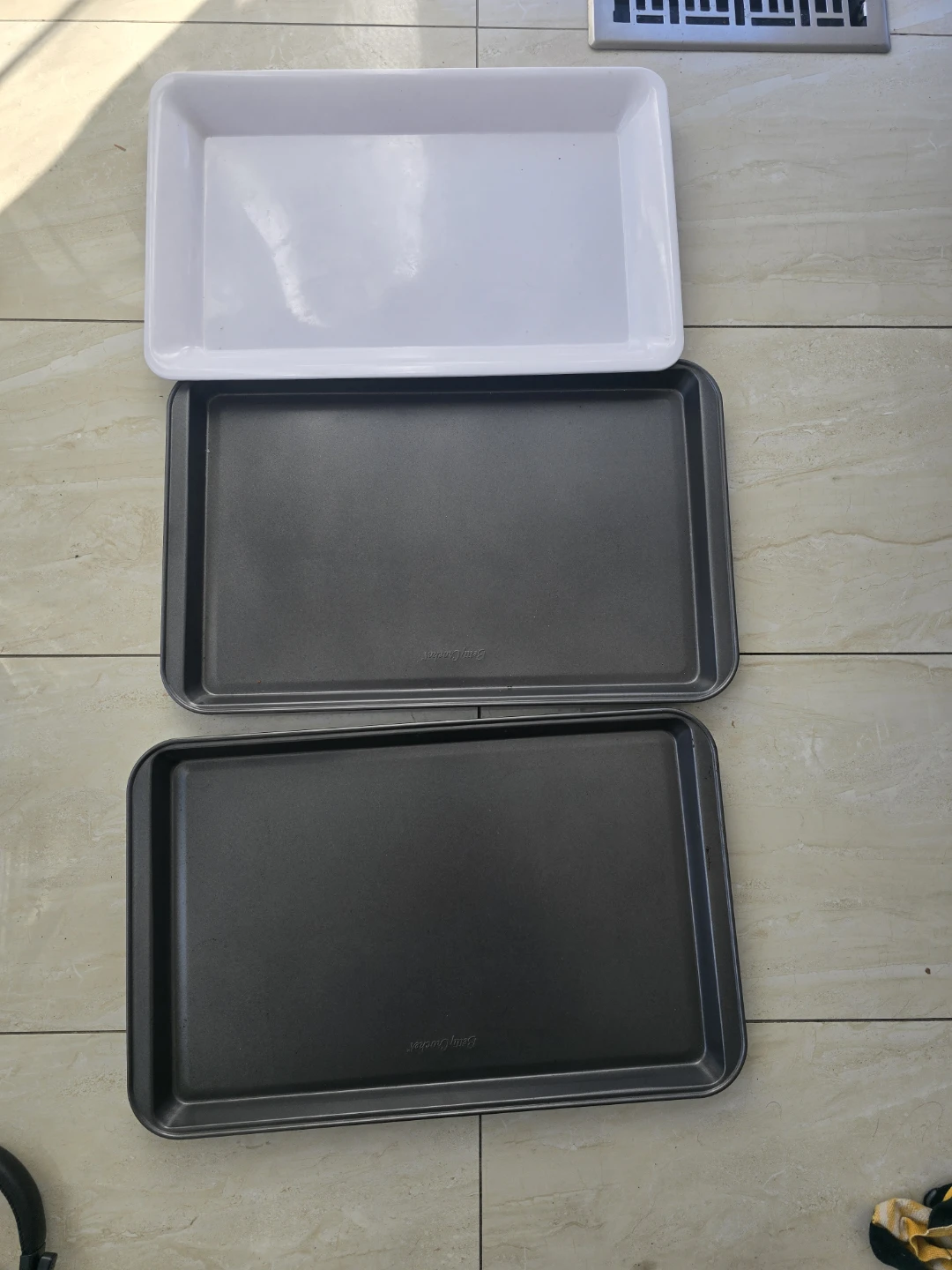 Betty Crocker Baking Pans (3)