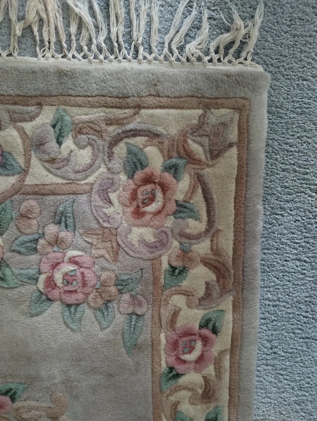 Area Rug with Floral Design - photo 3