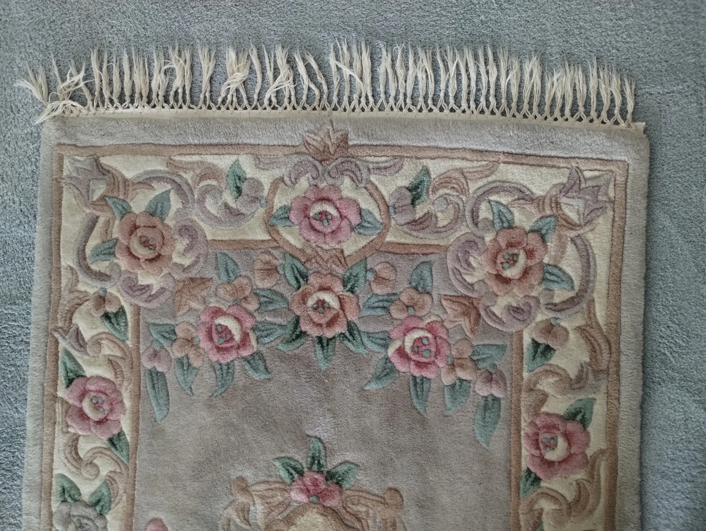 Area Rug with Floral Design - photo 4