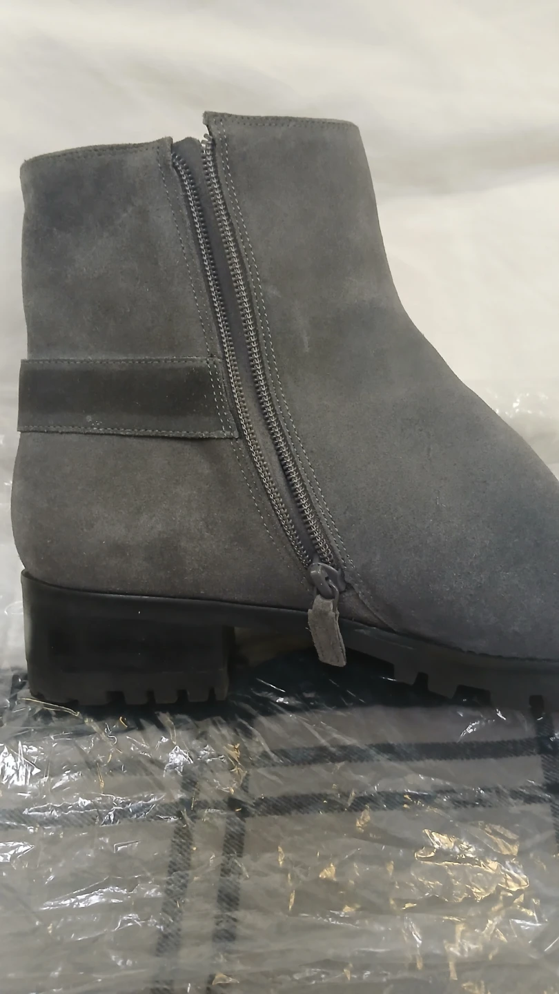 9.5M Gray Suede Ankle Boots - photo 5