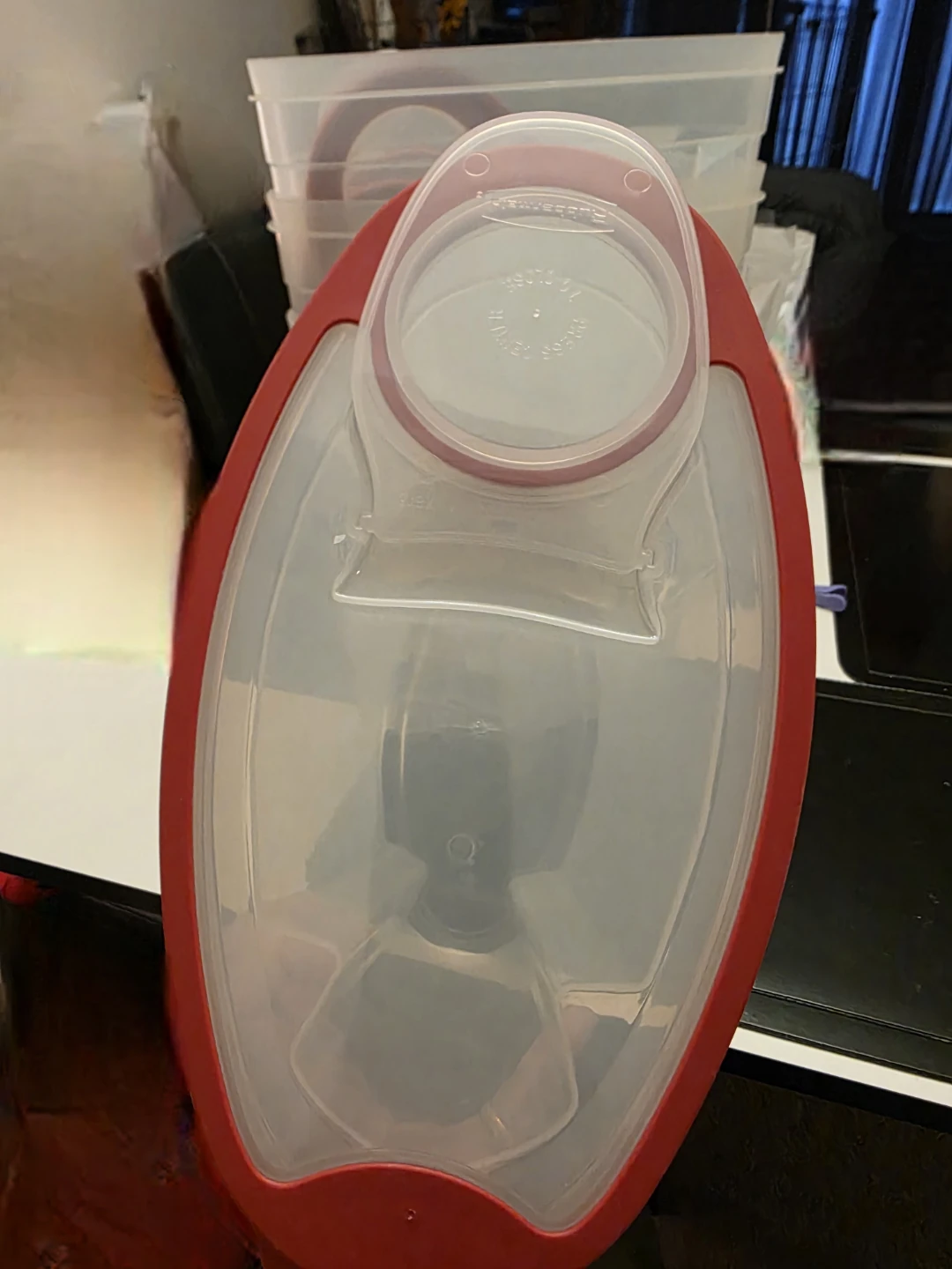 4 Rubbermaid storage containers - photo 3