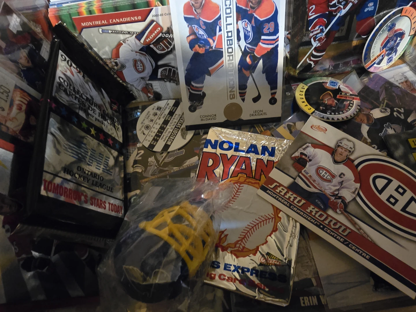 Assorted Hockey and Baseball Trading Cards - photo 2