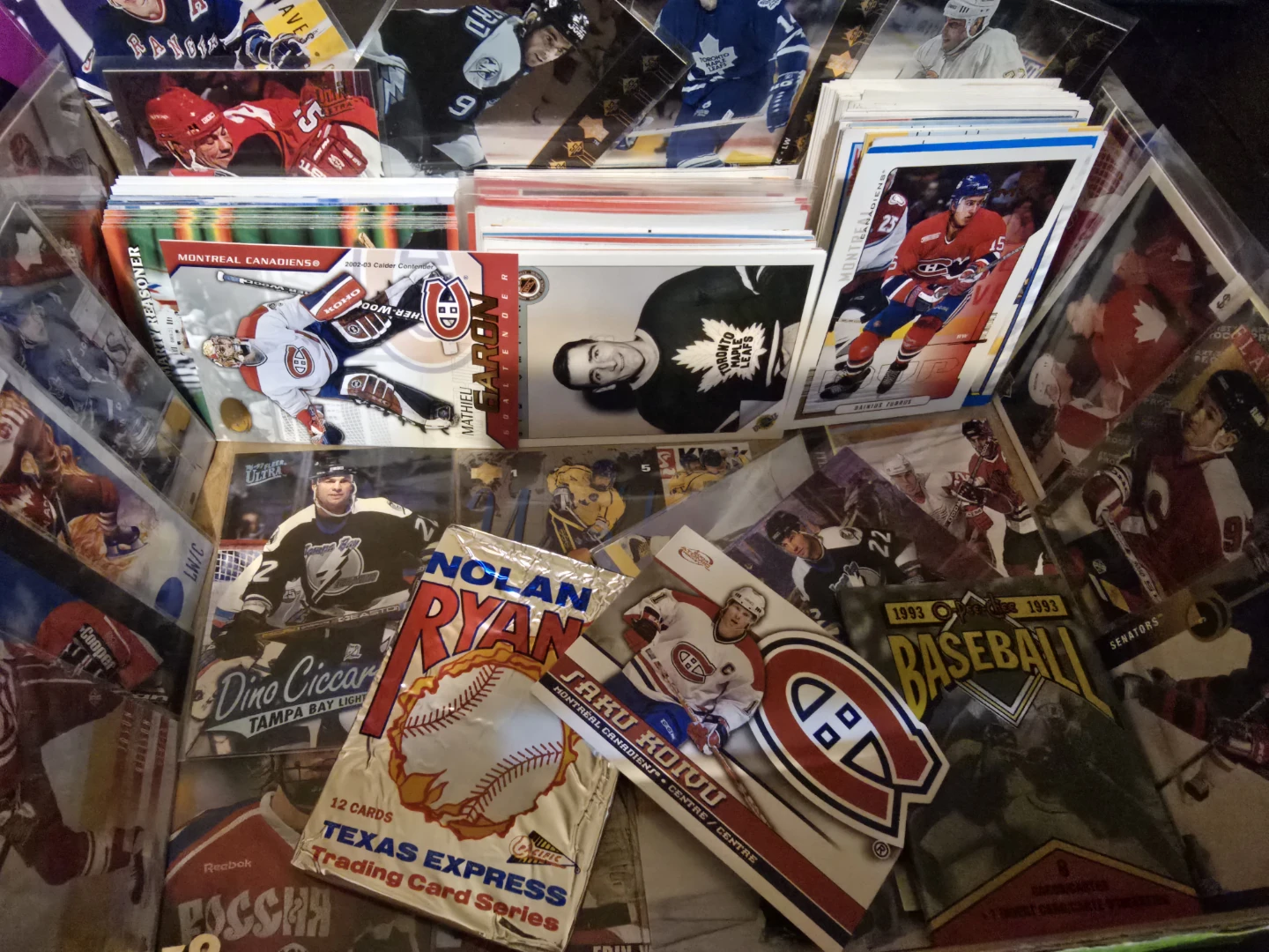 Assorted Hockey and Baseball Trading Cards - photo 5
