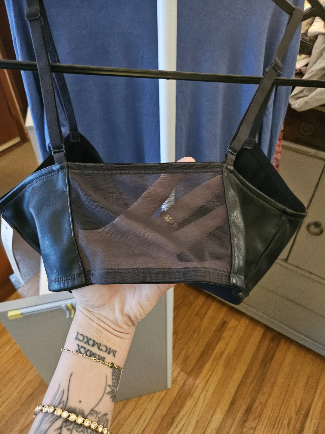 Black faux leather bralette - Size Large - photo 3