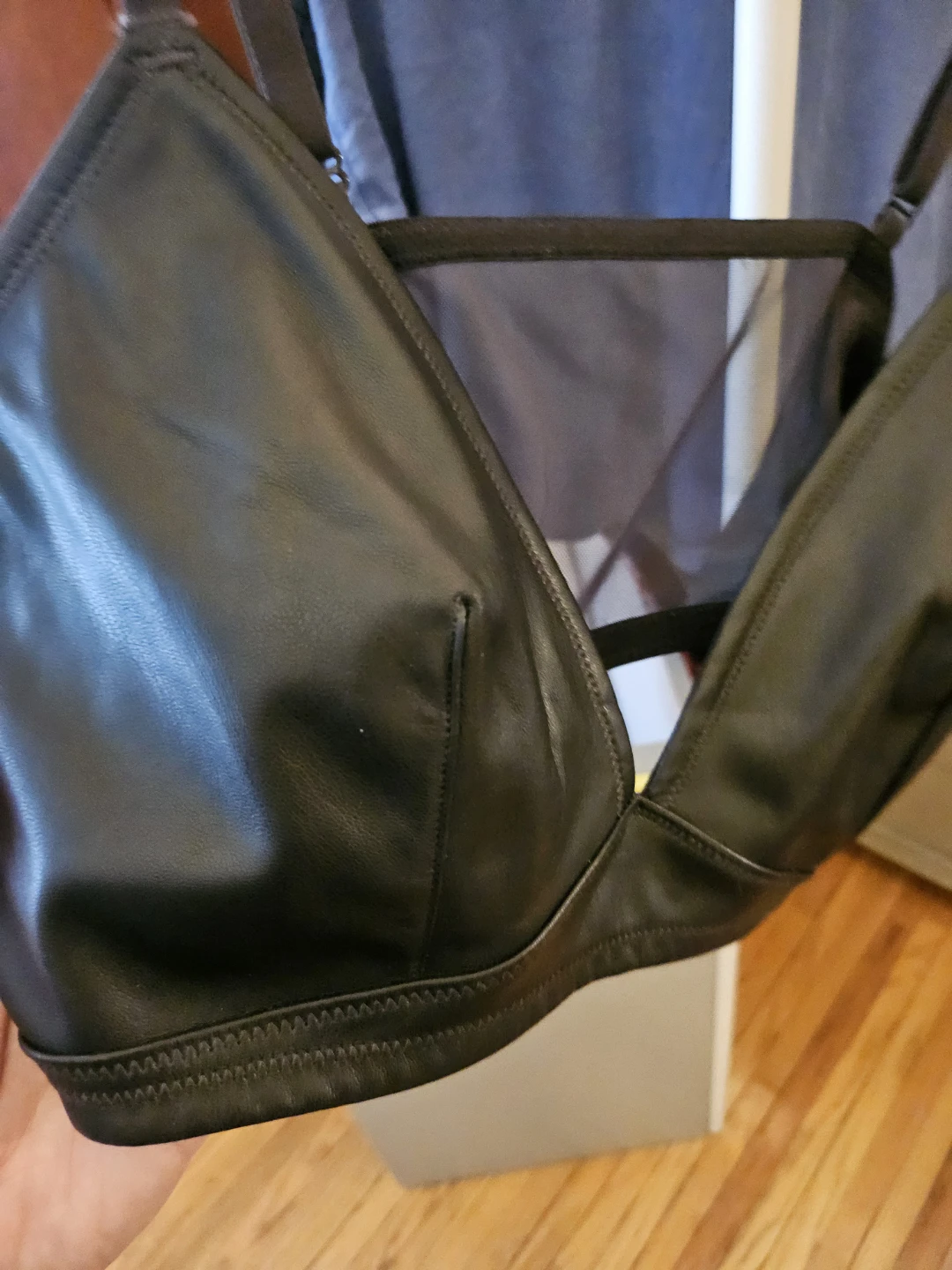 Black faux leather bralette - Size Large - photo 4