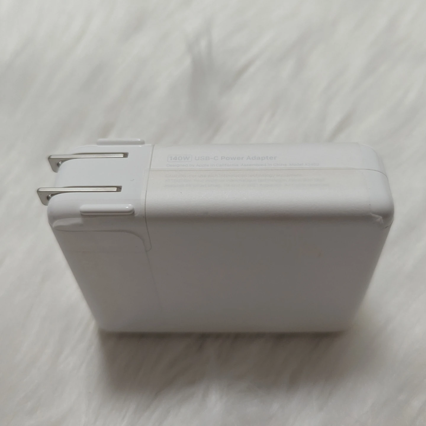 Apple 140W USB-C Power Adapter - photo 2