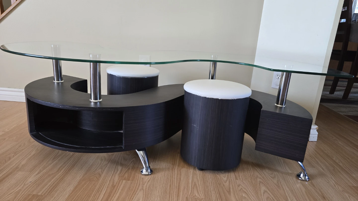 S-Shaped Coffee Table with 2 Stools - photo 2