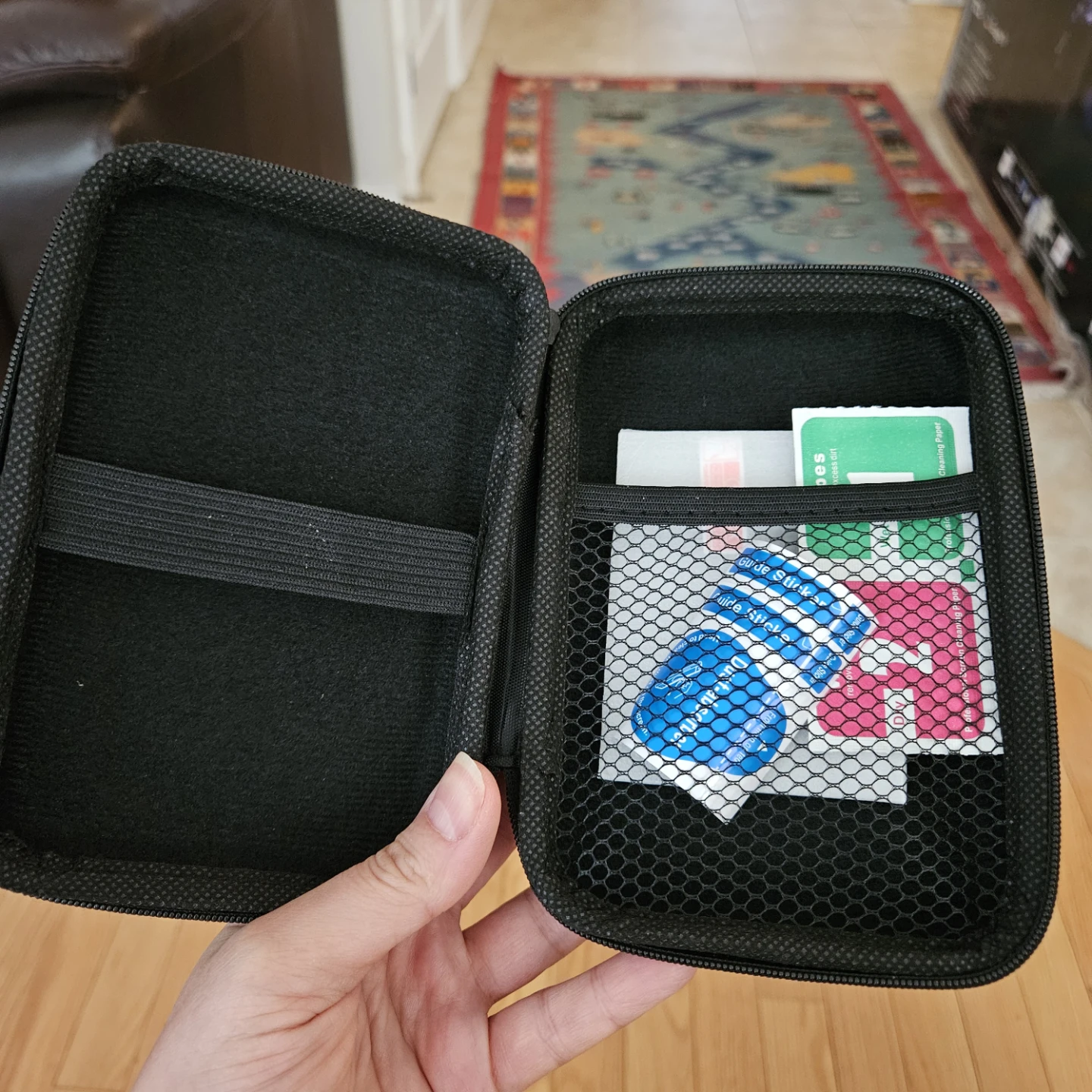 NEW BRAND hard case and Screen Protector Kit for Console R36S