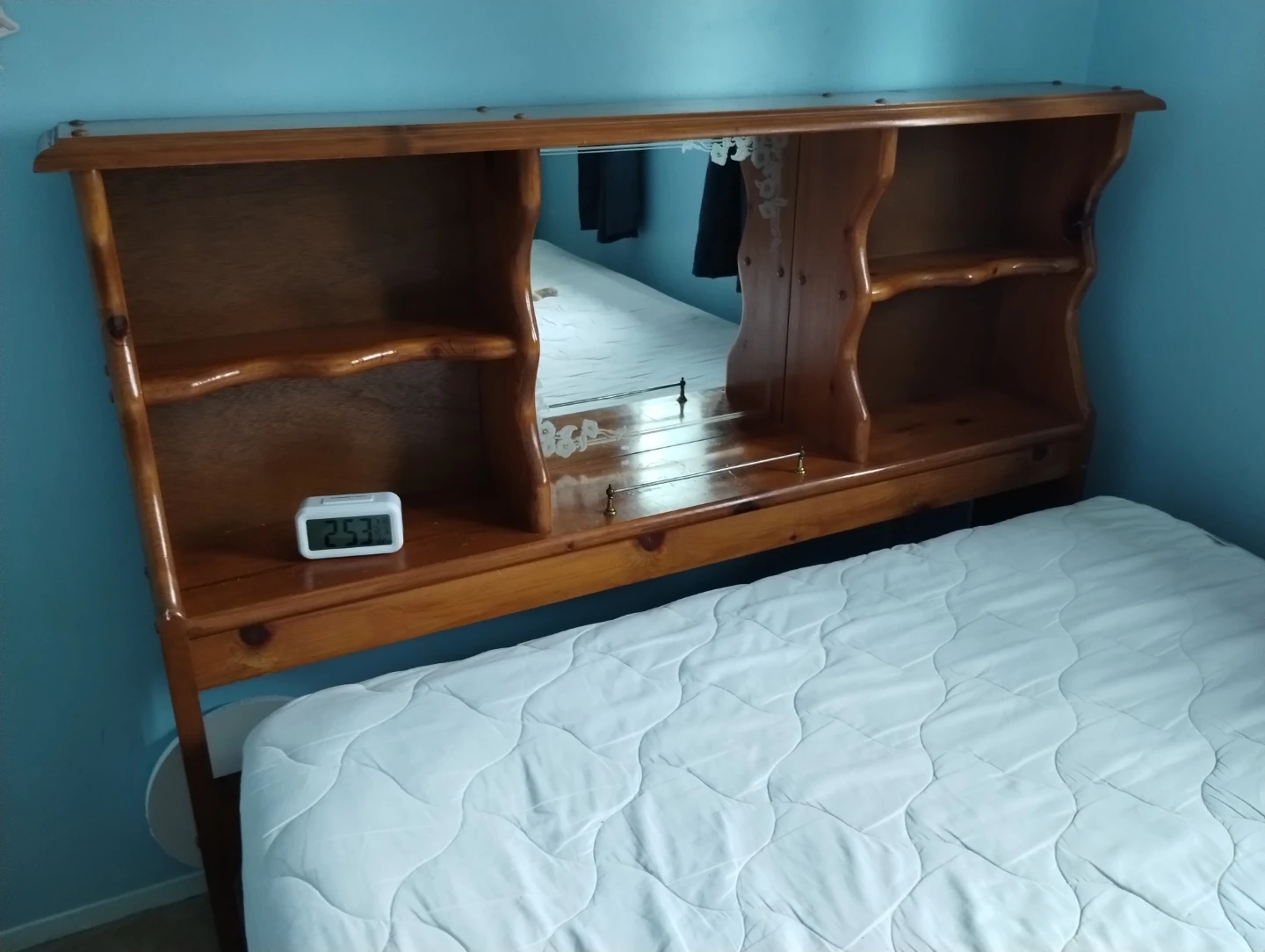 Queen bed and headboard - photo 3