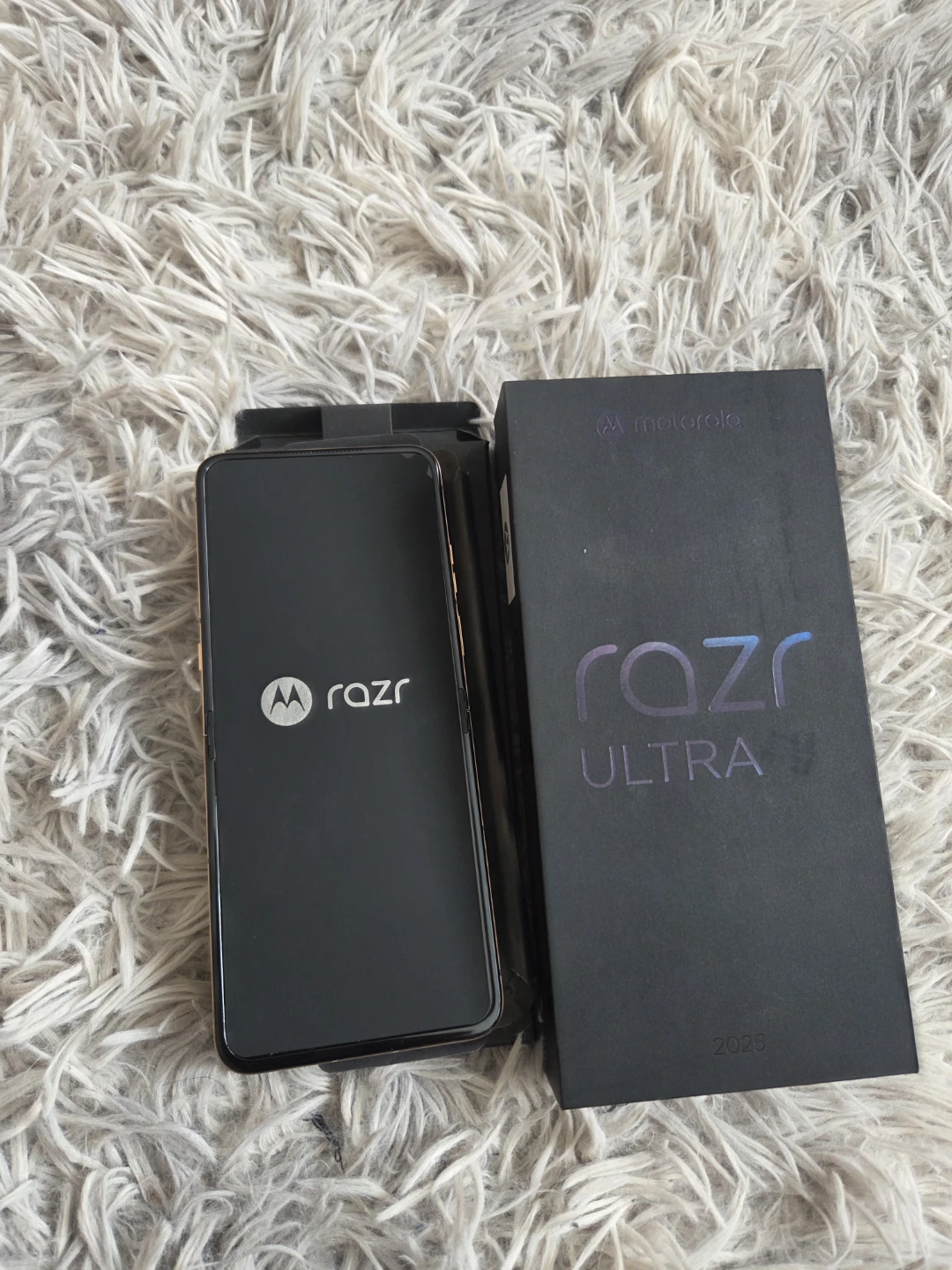 Motorola Razr Ultra Cell Phone - photo 2
