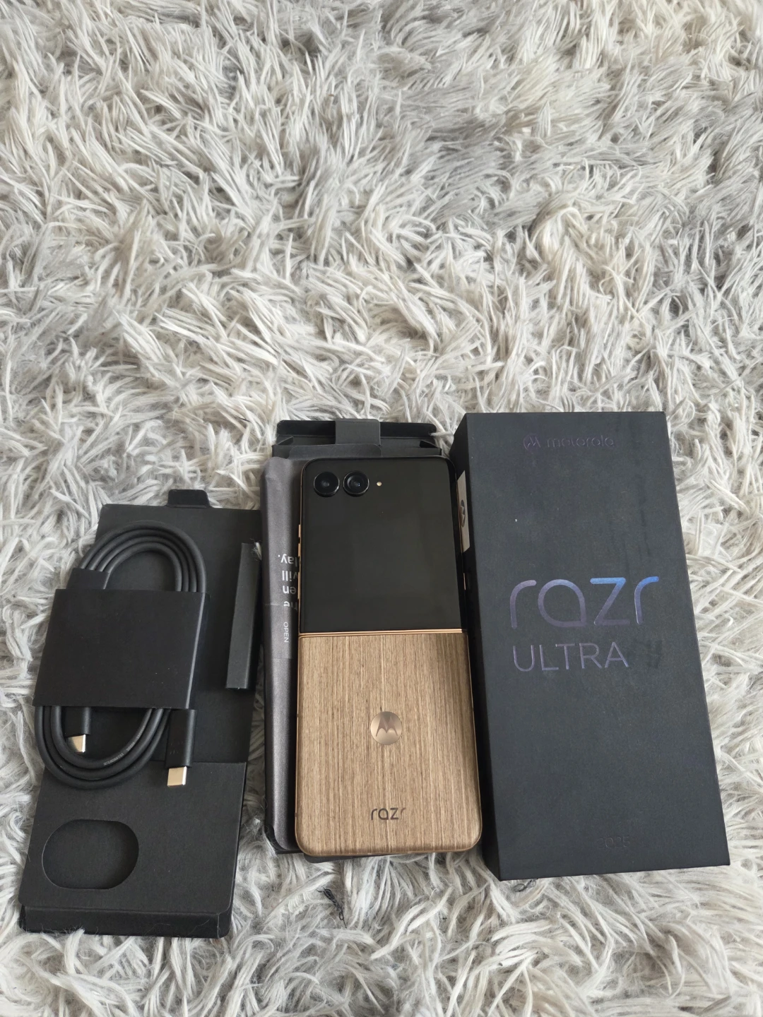 Motorola Razr Ultra Cell Phone - photo 3