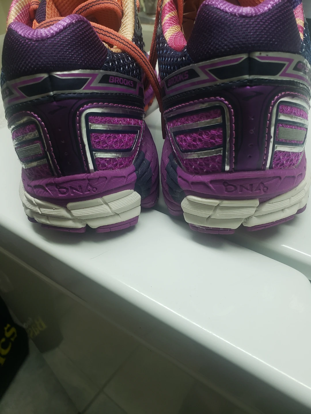Brooks Adrenaline GTS Running Shoes - Size 8.5 - photo 4