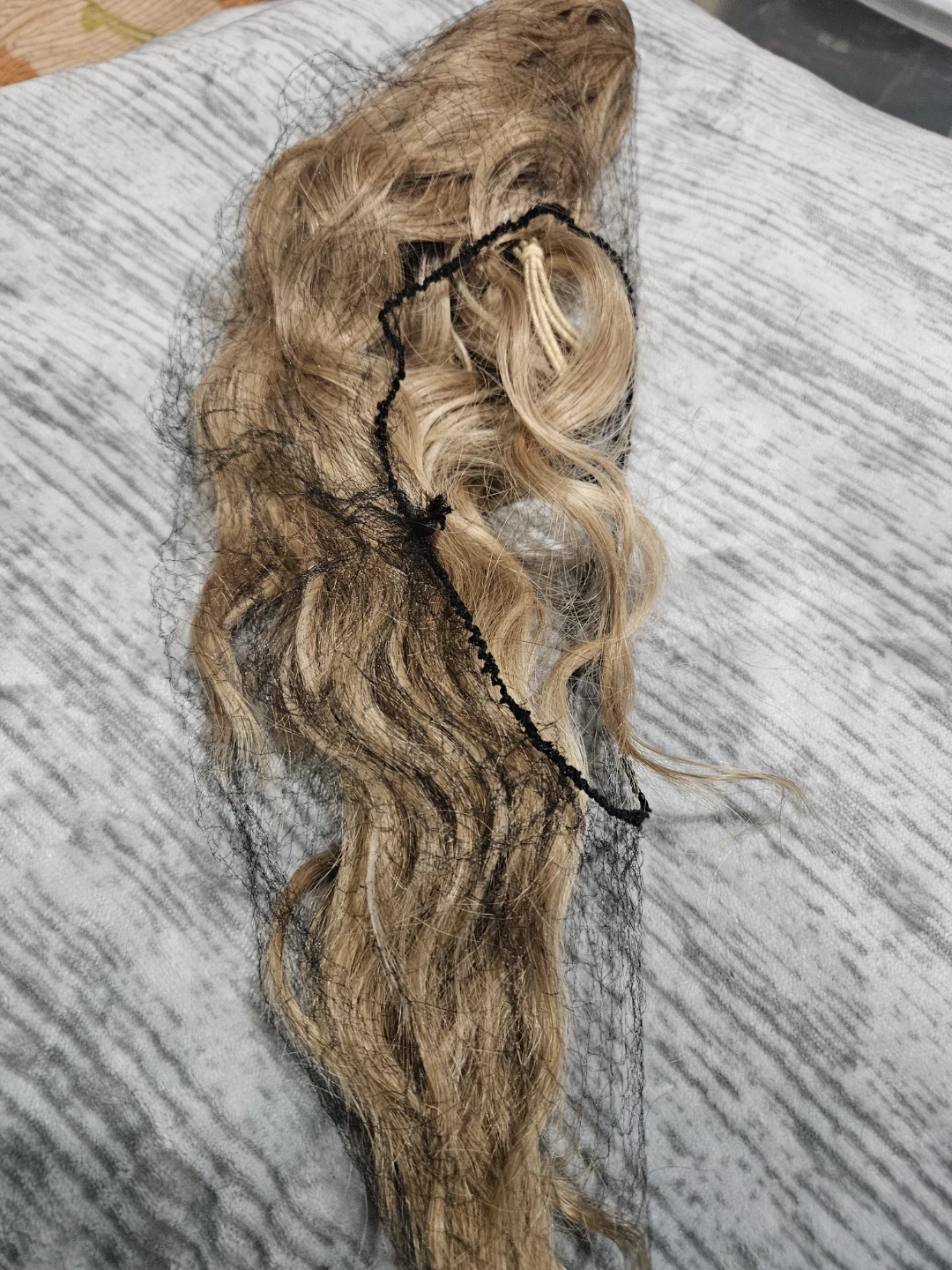 Blonde Wavy Clip-In Hair Extension Pieces