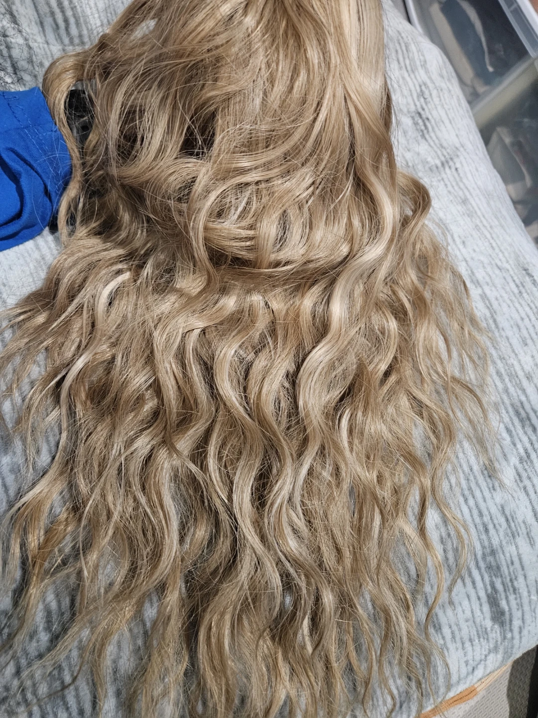 Blonde Wavy Clip-In Hair Extension Pieces - photo 3