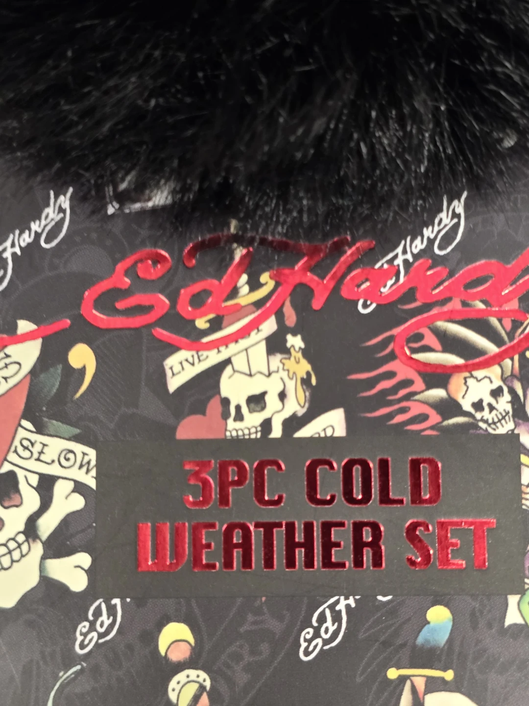 Ed Hardy 3PC Cold Weather Set - 2 Hats & Gloves - photo 4