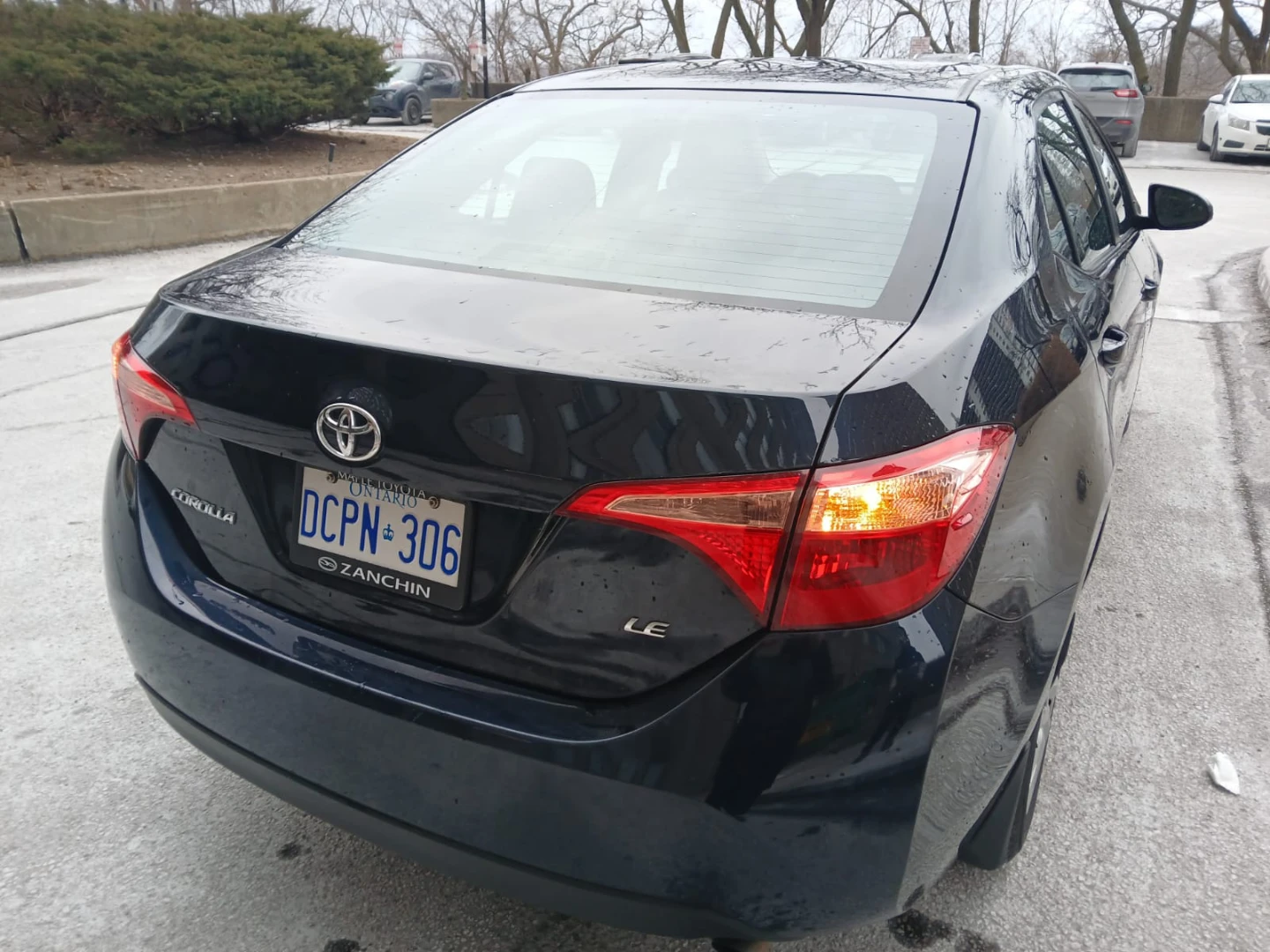 2019 Toyota Corolla LE Sedan/Mint Condition - photo 4