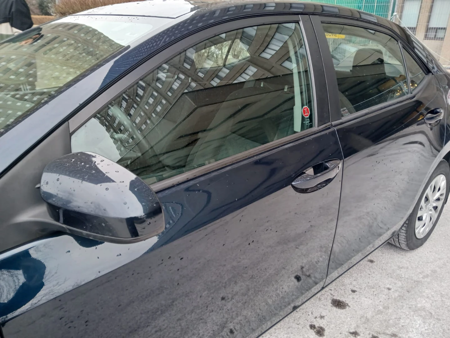2019 Toyota Corolla LE Sedan/Mint Condition - photo 5