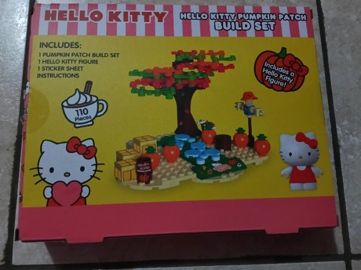 Hello Kitty Pumpkin Patch Build Set