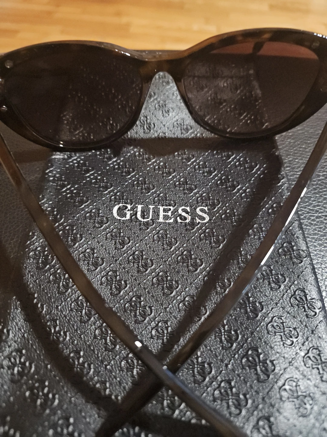 GUESS Women's Cat-Eye Sunglasses - photo 2