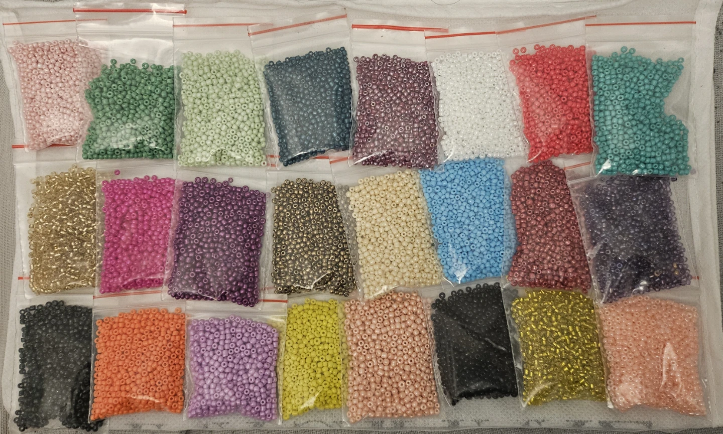 Seed Beads (12000+ beads)