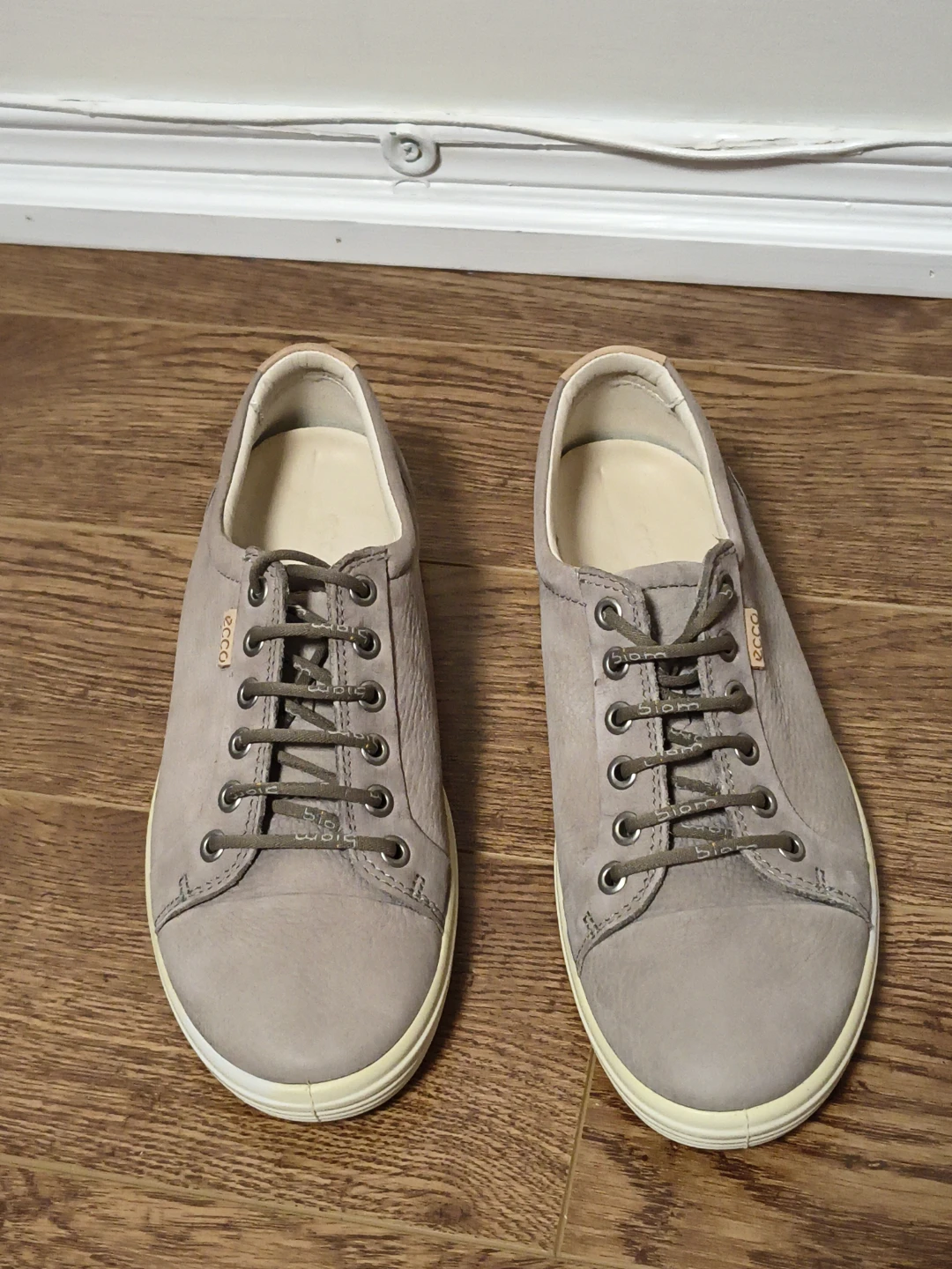 ECCO Soft 2.0 Ladies Sneakers - Size 8