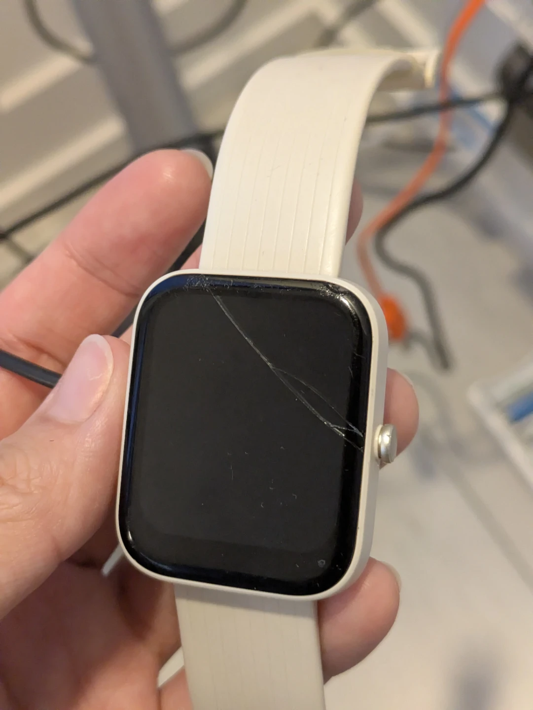 Working Smart Watch - Cracked screen