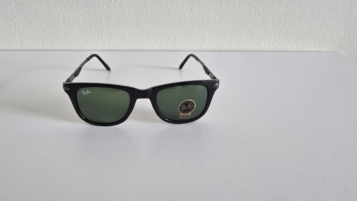 Ray-Ban Black Sunglasses with Case & Cloth