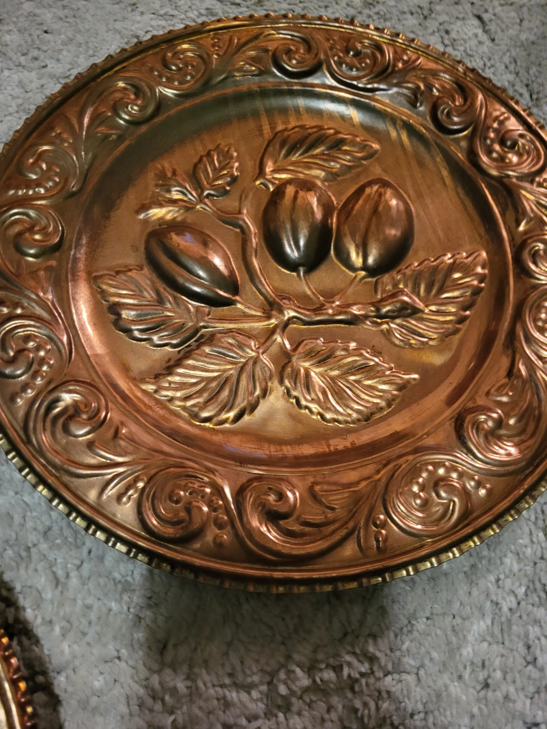 Vintage Copper Wall Plates - Set of 2 - photo 5