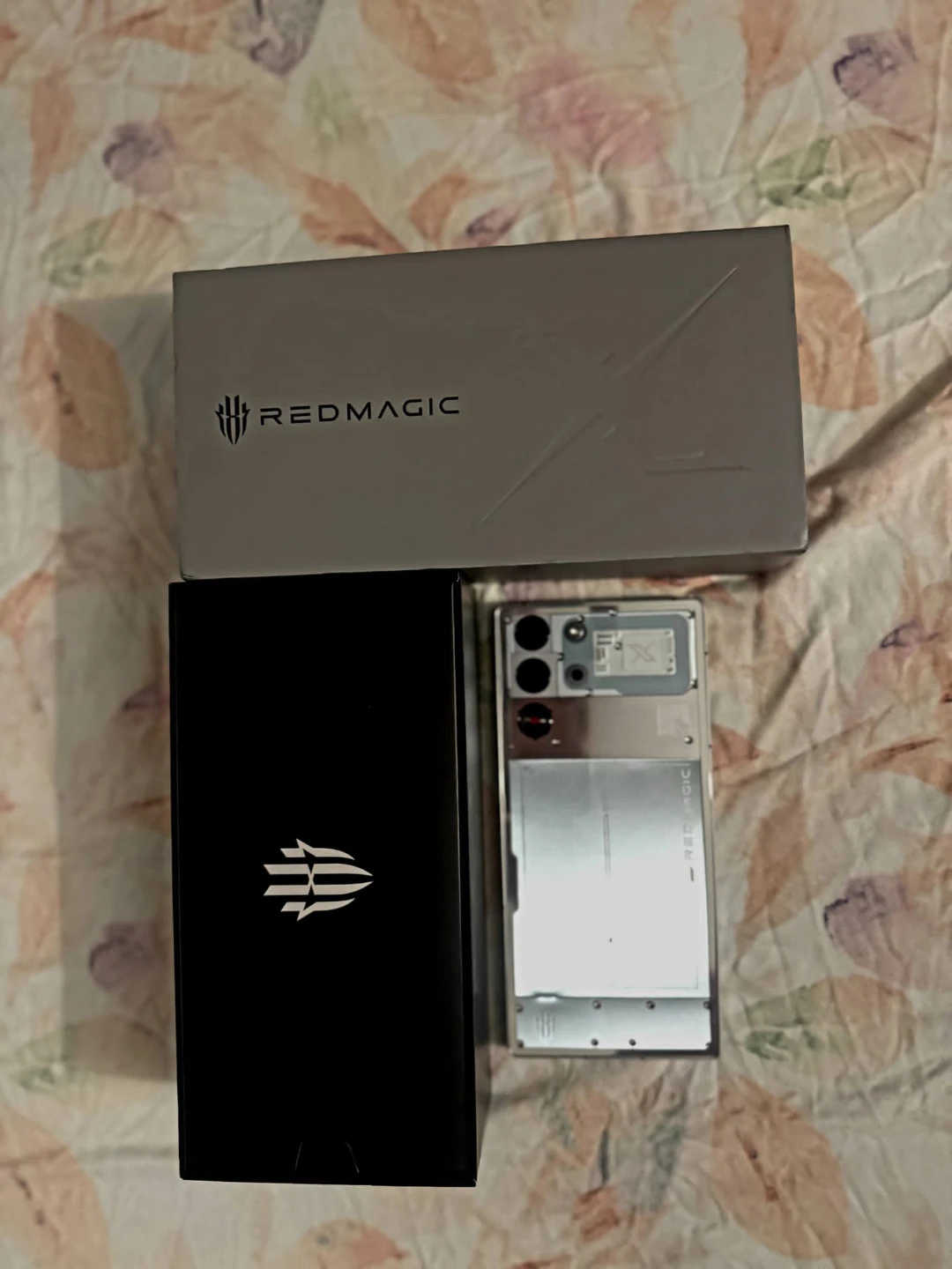RedMagic 10 Pro - photo 3
