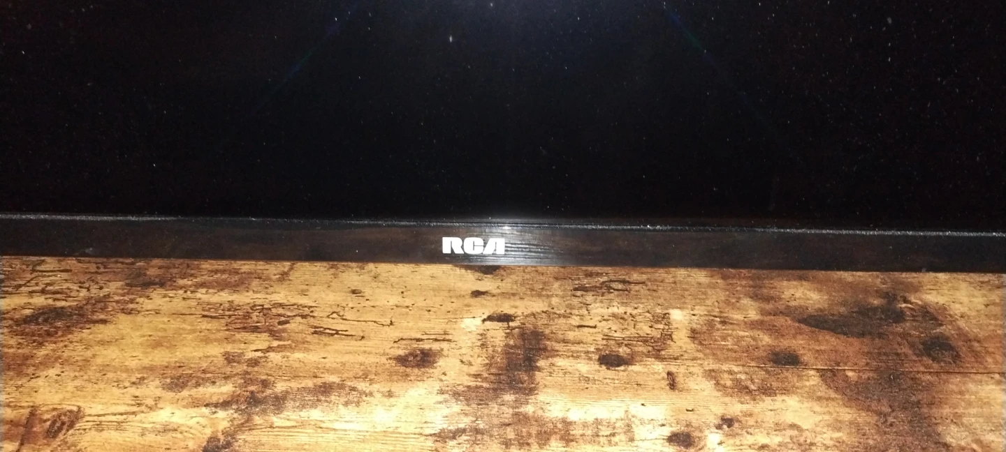 RCA 50" LED TV - photo 2