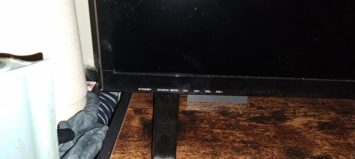 RCA 50" LED TV - photo 3