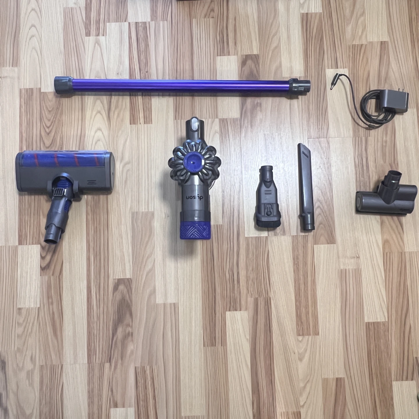 Dyson V6 HEPA with LED roller head - photo 3