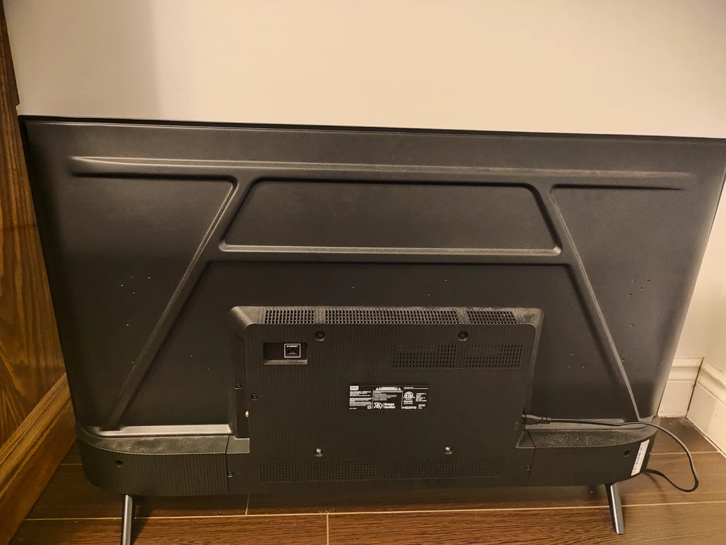 Like New TCL 43" 4K UHD HDR smart Roku TV. (43S455) - photo 2