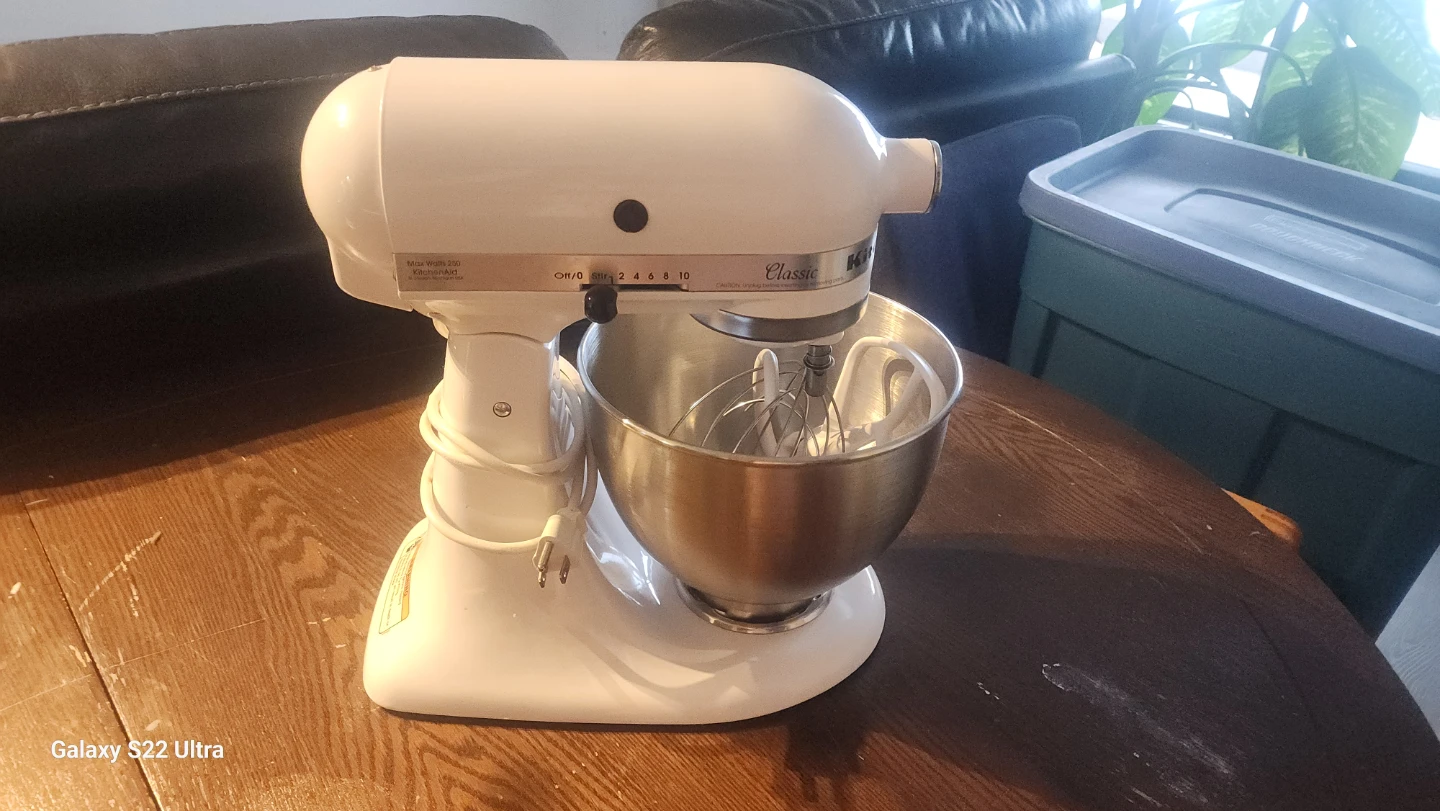 KitchenAid Classic Series Stand Mixer - White - photo 2