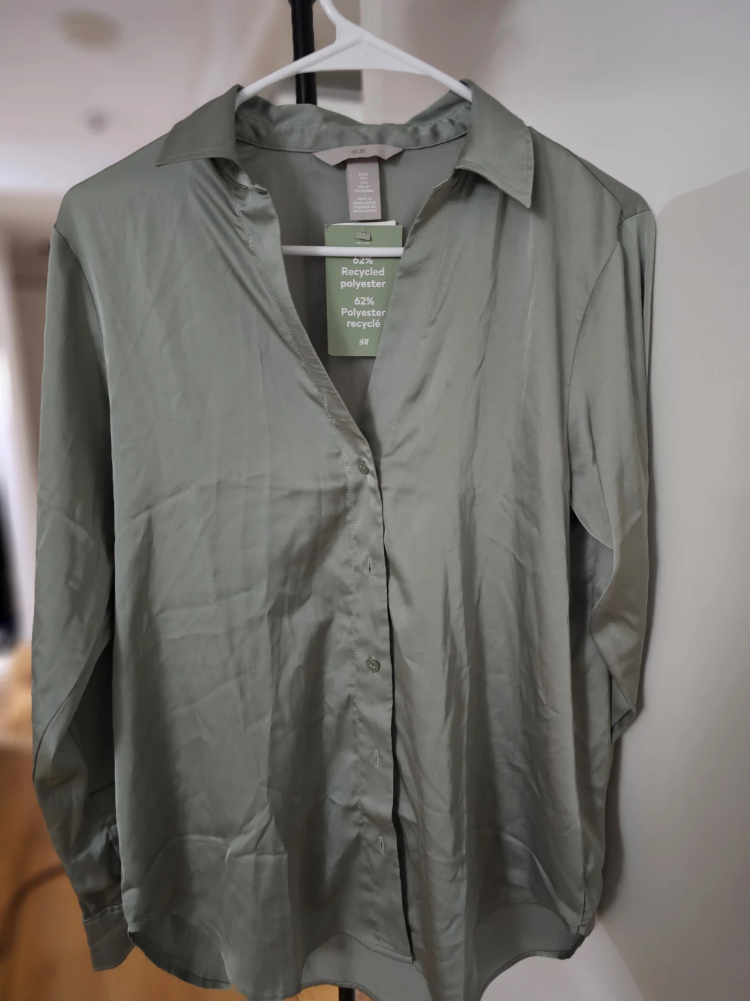Brand New H&M Sage Green Button-Up Shirt - Size S