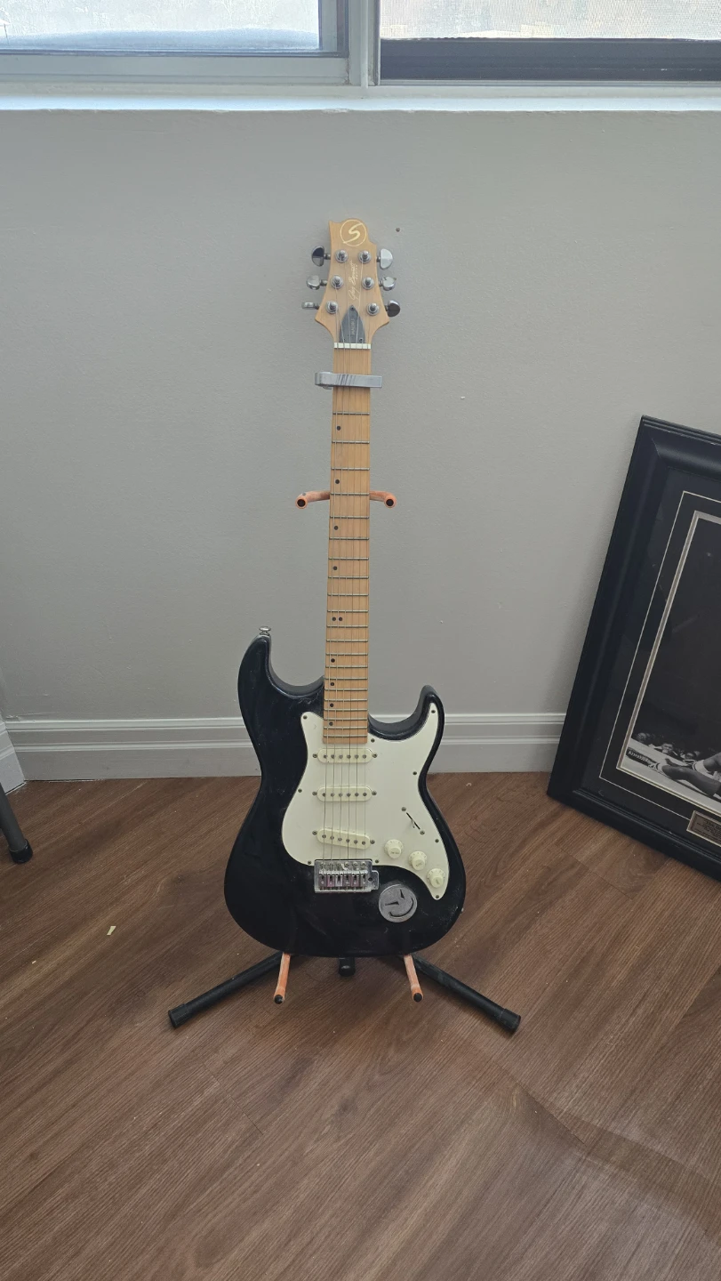 Squier Stratocaster Electric Guitar - photo 4