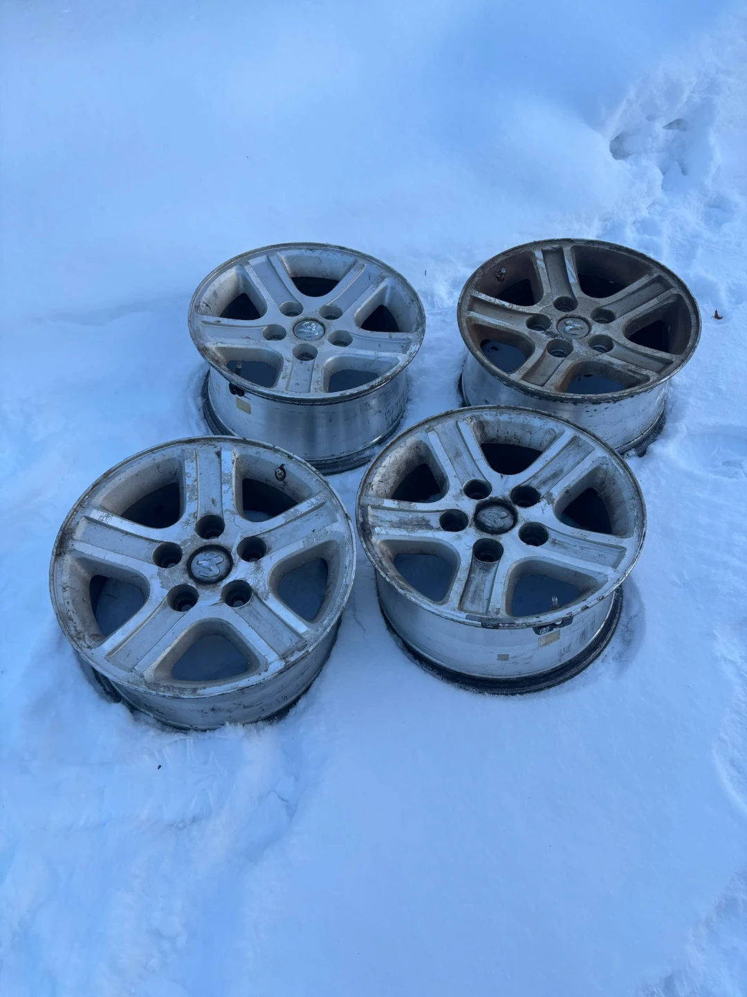 Set of 4 Dodge/Chrysler Aluminum Rims