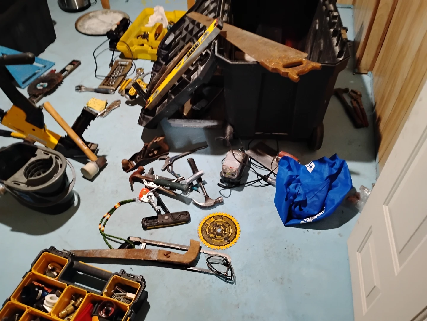 Tons of tools! - photo 5